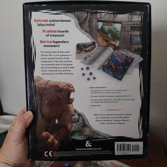 Wizards of the Coast D & D Dungeons & Dragons Starter Set 2014 - Picture 2 of 12